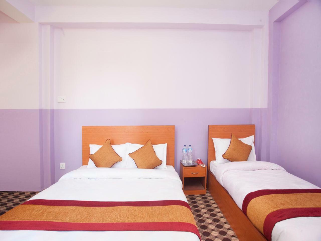 Oyo 341 Hotel Kusum Kohinoore Tokha 外观 照片
