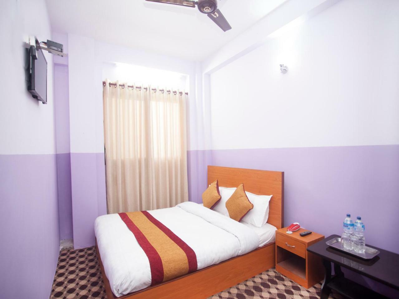 Oyo 341 Hotel Kusum Kohinoore Tokha 外观 照片